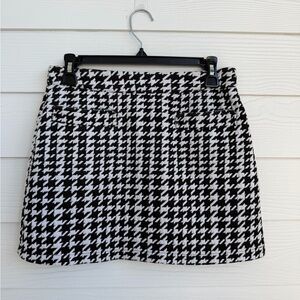 Forever 21 Black and White Houndstooth Mini Skirt